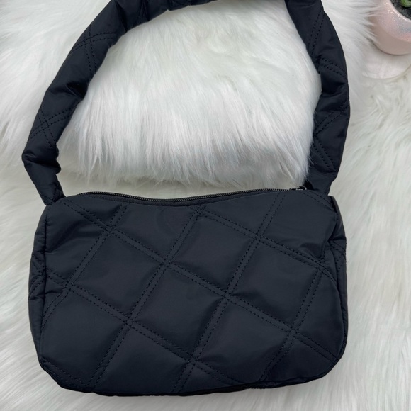 The Errands Grab & Go Quilted Nylon Handbag - Picture 5 of 7